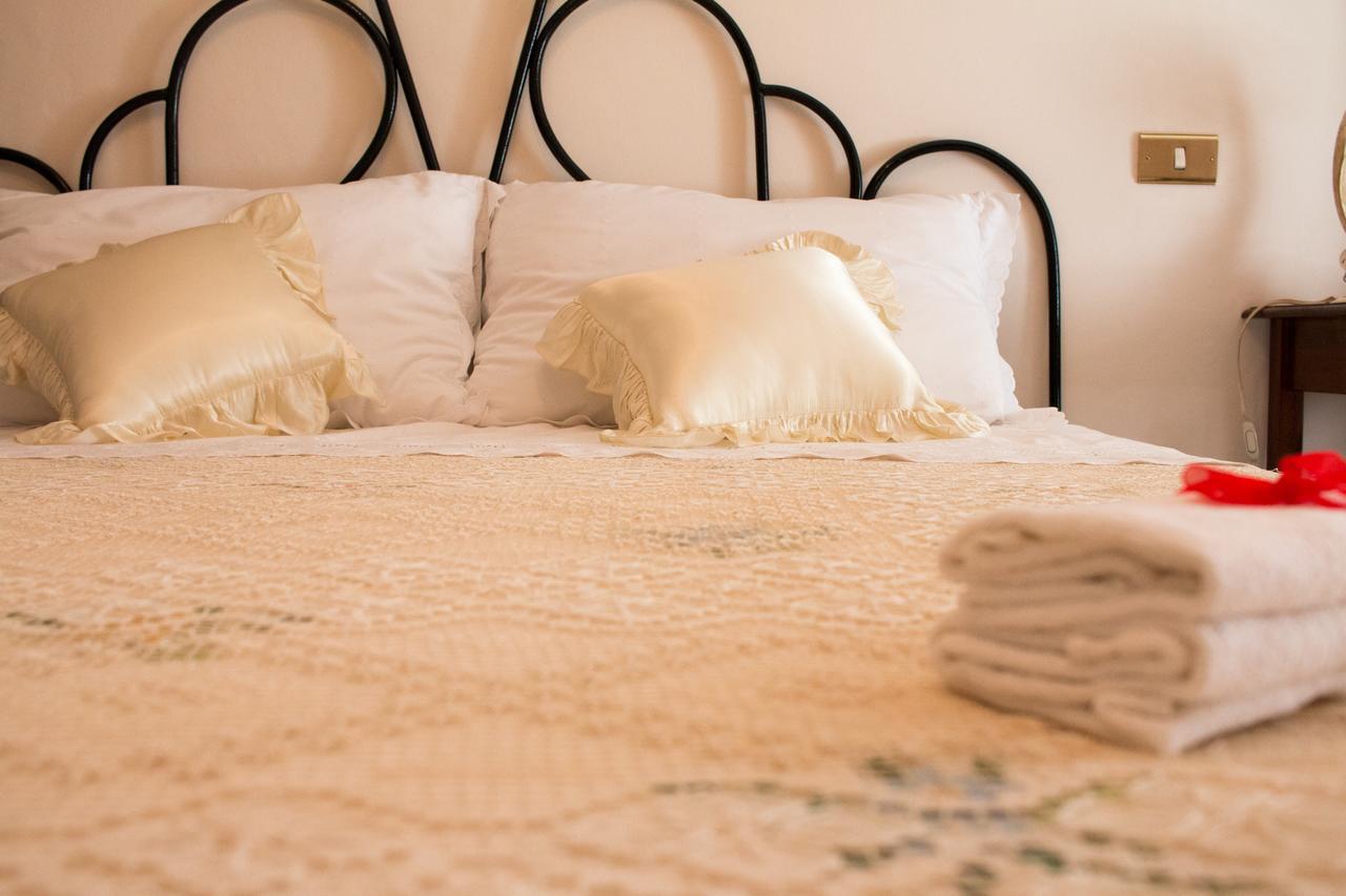 Bed and Breakfast Il Mughetto Celano Exterior foto